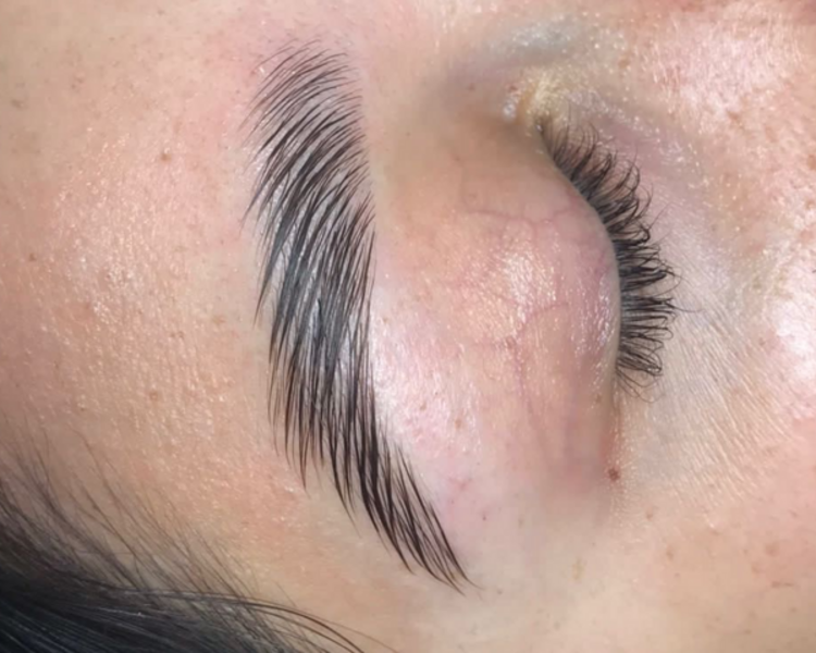 Laminado de cejas