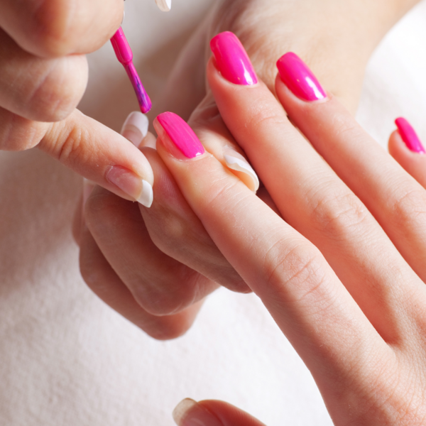 MANICURE CON ESMALTE