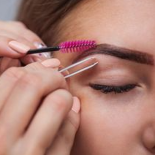 Diseño y Perfilado de Cejas