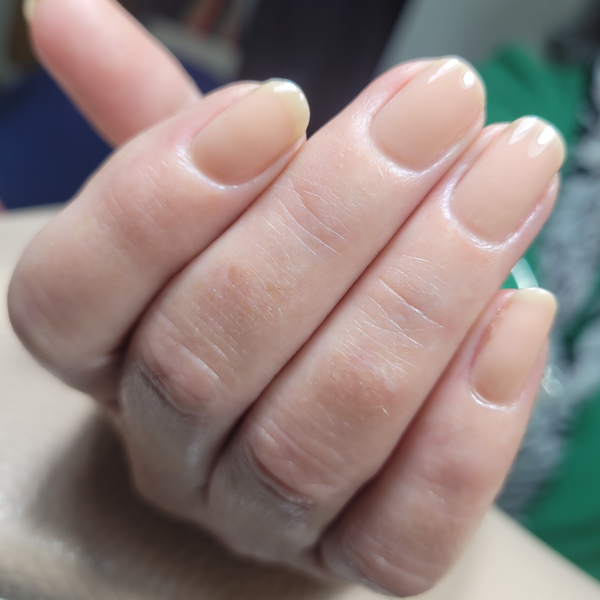 Manicure tradicional con fortalecimiento