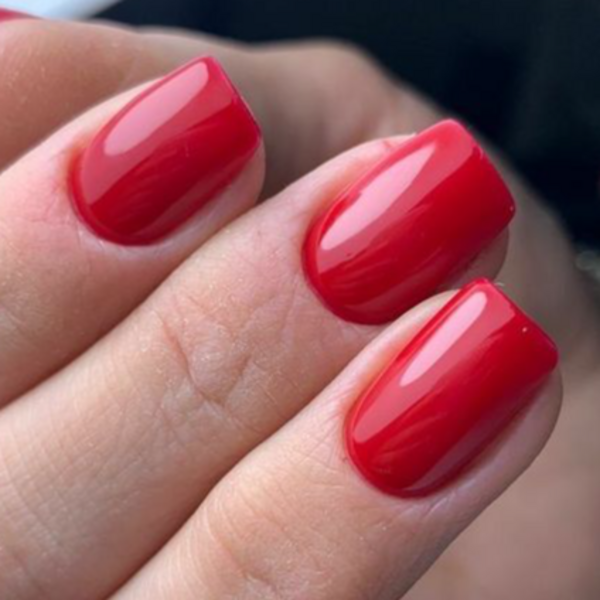 Esmaltado Semipermanente Nivelación 1 o 2 tonos sólidos.