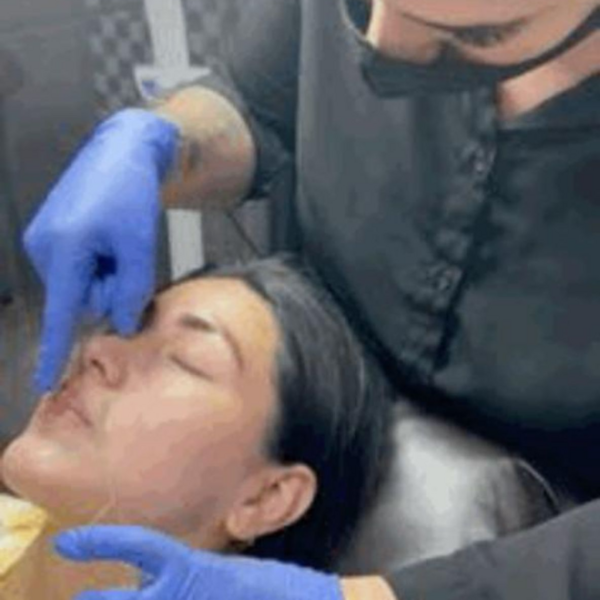 Epilación facial con cera 