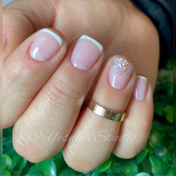 Manicura semipermanente