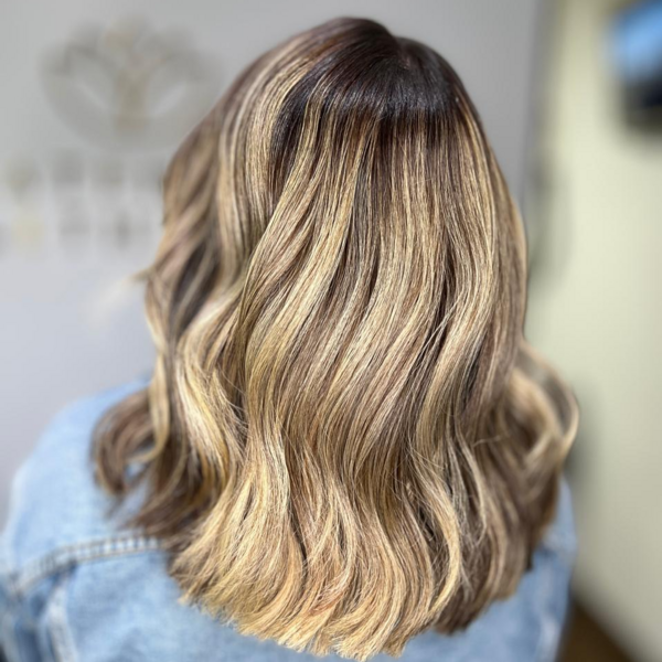 Técnicas de Decoloración (Babylights, Balayage, Morena Iluminada)