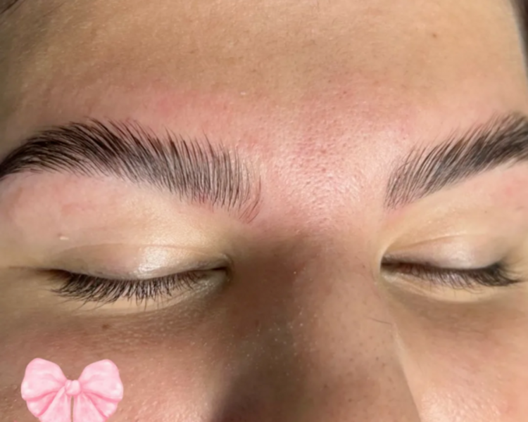 PERFILADO DE CEJAS CON HILO (INCLUYE ENTRECEJO) + LAMINADO DE CEJAS