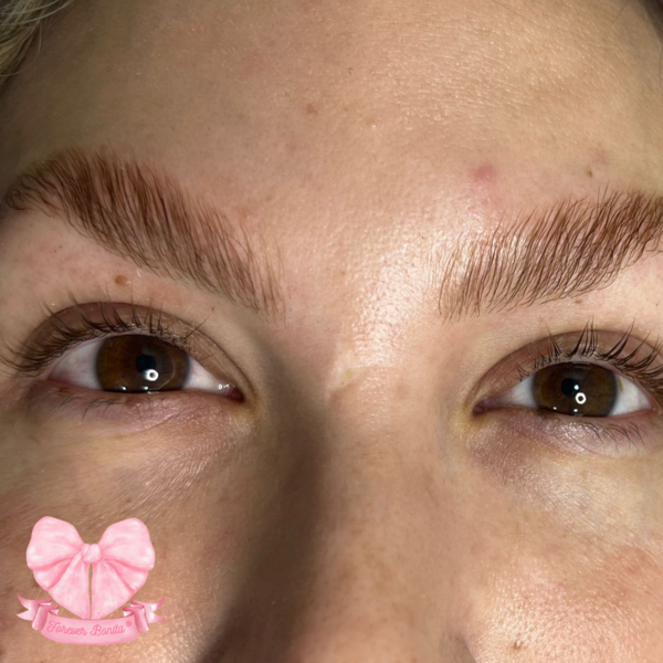 DECOLORACIÓN + TINTE DE CEJAS