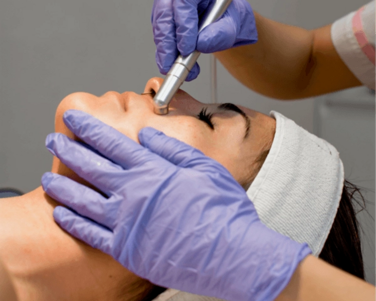 Limpieza Facial Profunda + Diseño y Perfilado de cejas  10% OFF