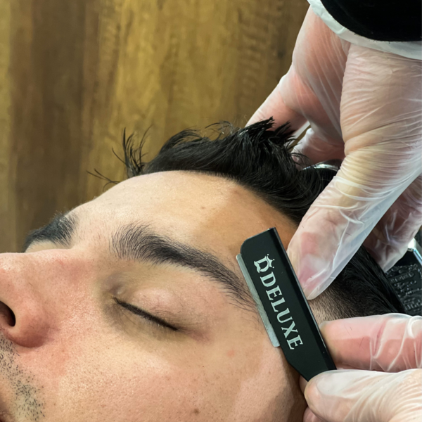 CORTE DE CABELLO + DEPILACION CEJAS 