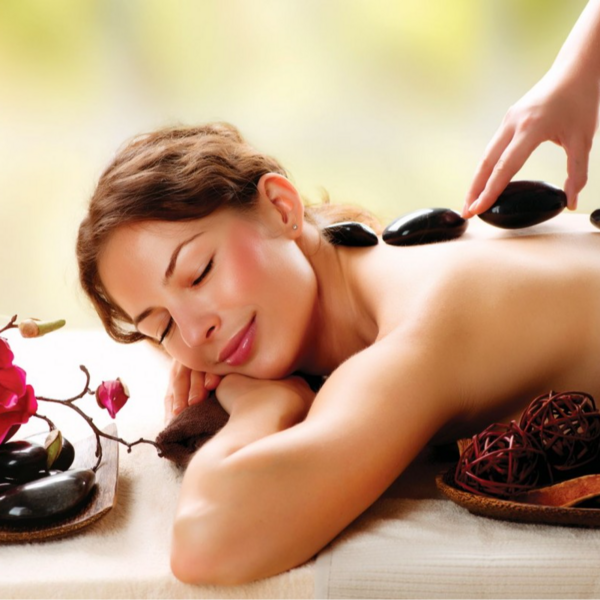 Masajes con piedras calientes - espalda, piernas atràs y brazos