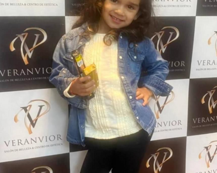 Corte de Niña (hasta 12 años, sujeto a evaluación) desde