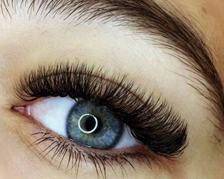 Extensiones de pestañas volumen 