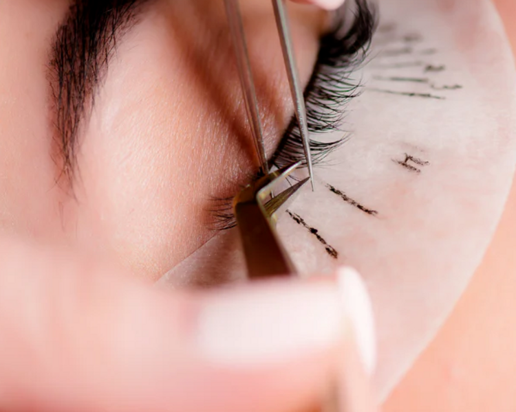 Service extensiones de pestañas clasicas 